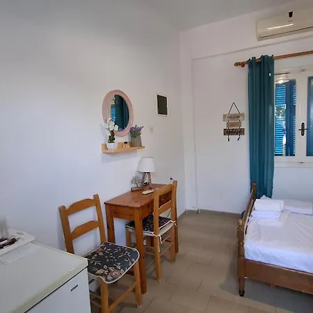 Christina Rooms No2 Palaiochora Exterior photo